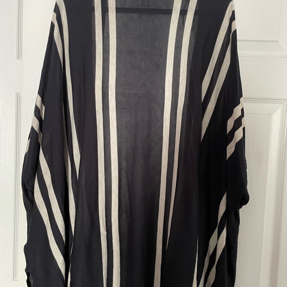 H&M Ruana - Picture 3 of 3